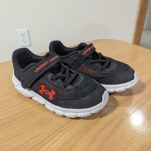 Under Armour Sneakers 10K